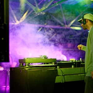 2011世界排名第一DJ、Tiesto 万人现场开场曲 DJ陈海